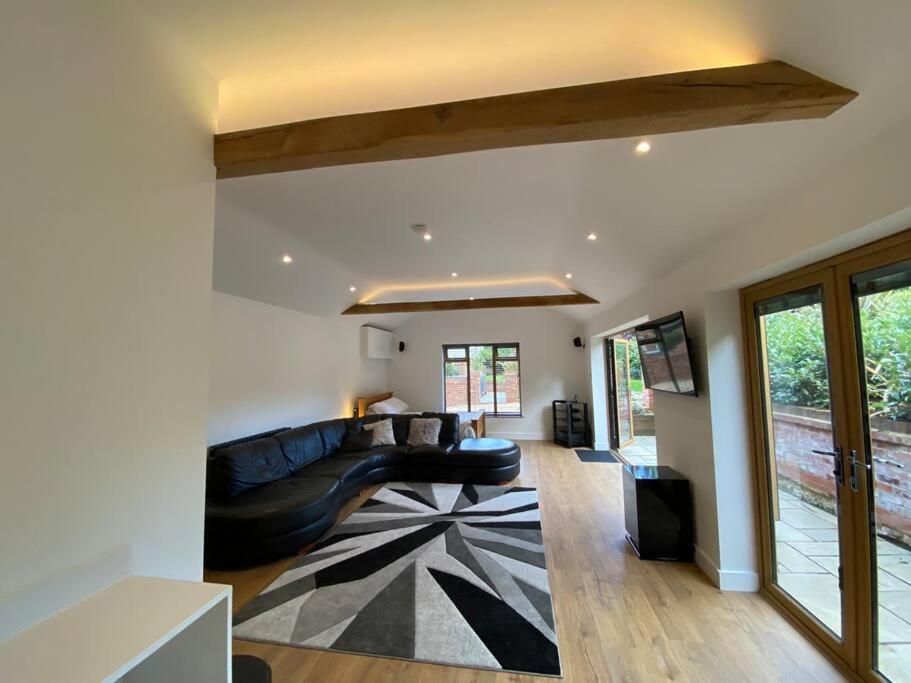 BirchangerStansted Airport Luxury Annexe With Parking.アパートメント エクステリア 写真