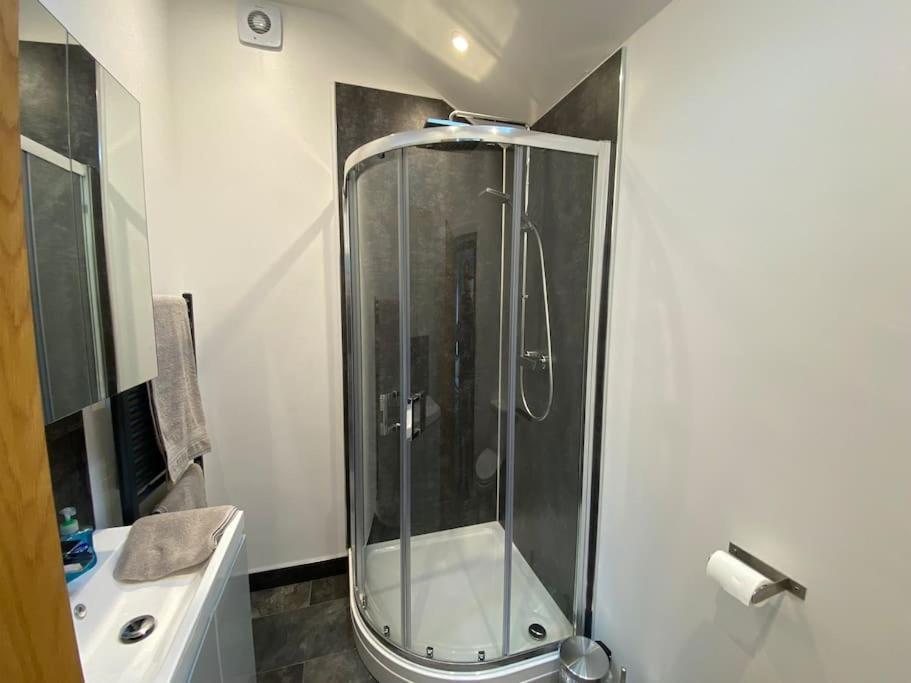 BirchangerStansted Airport Luxury Annexe With Parking.アパートメント エクステリア 写真