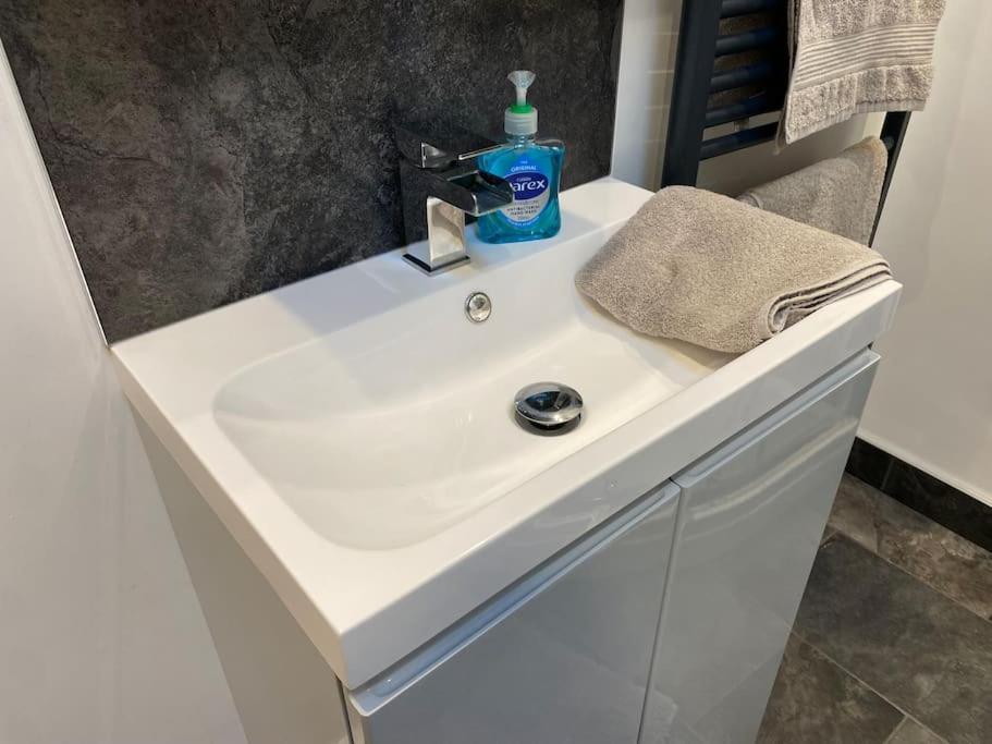 BirchangerStansted Airport Luxury Annexe With Parking.アパートメント エクステリア 写真
