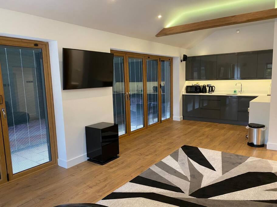 BirchangerStansted Airport Luxury Annexe With Parking.アパートメント エクステリア 写真