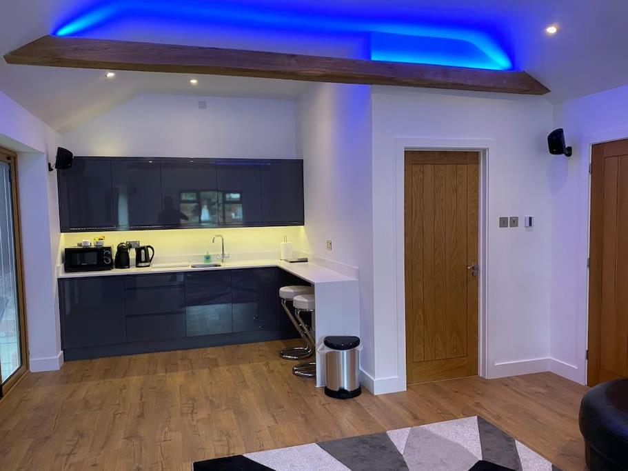 BirchangerStansted Airport Luxury Annexe With Parking.アパートメント エクステリア 写真